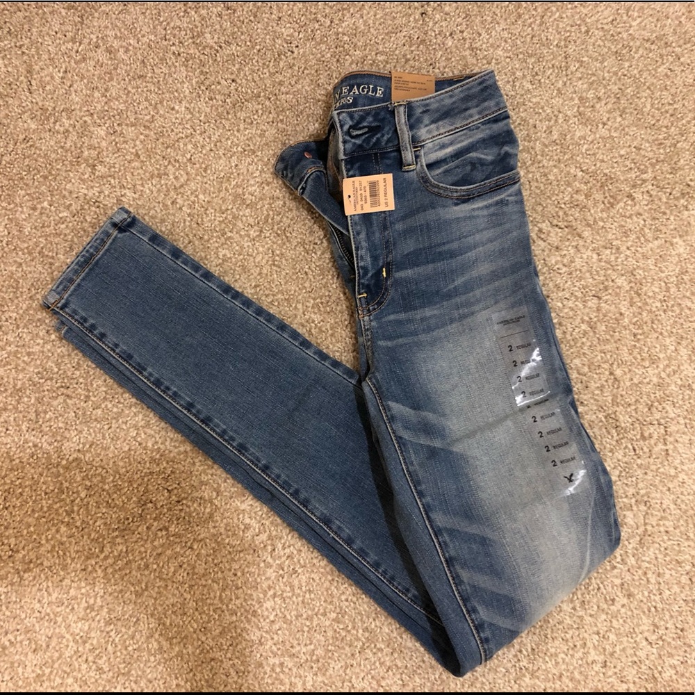 American Eagle light wash, mid-rise, skinny jeans